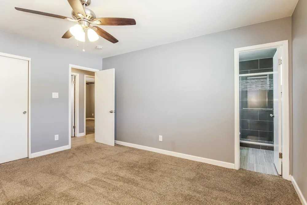 421 E Hermosa Dr - Photo 6 of 9