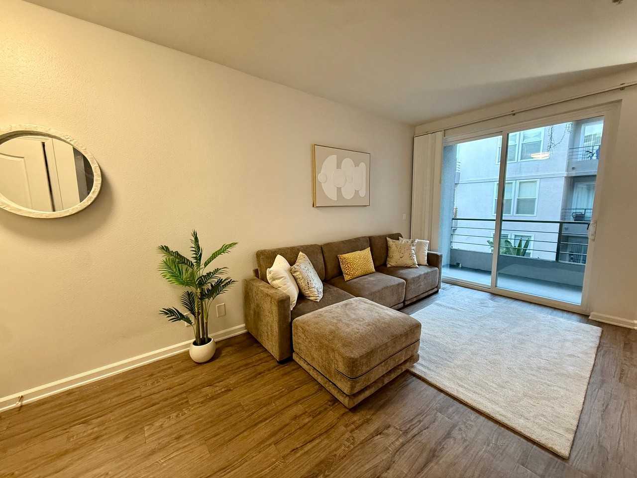 13603 Marina Pointe Dr #D515 - Photo 2 of 9