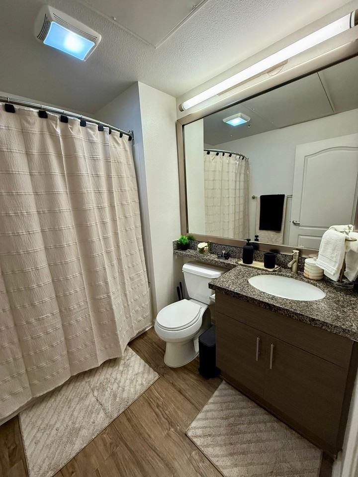 13603 Marina Pointe Dr #D515 - Photo 6 of 9