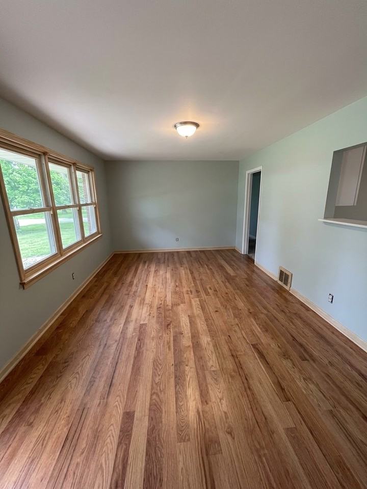 322 S Marguerite Ave - Photo 2 of 6