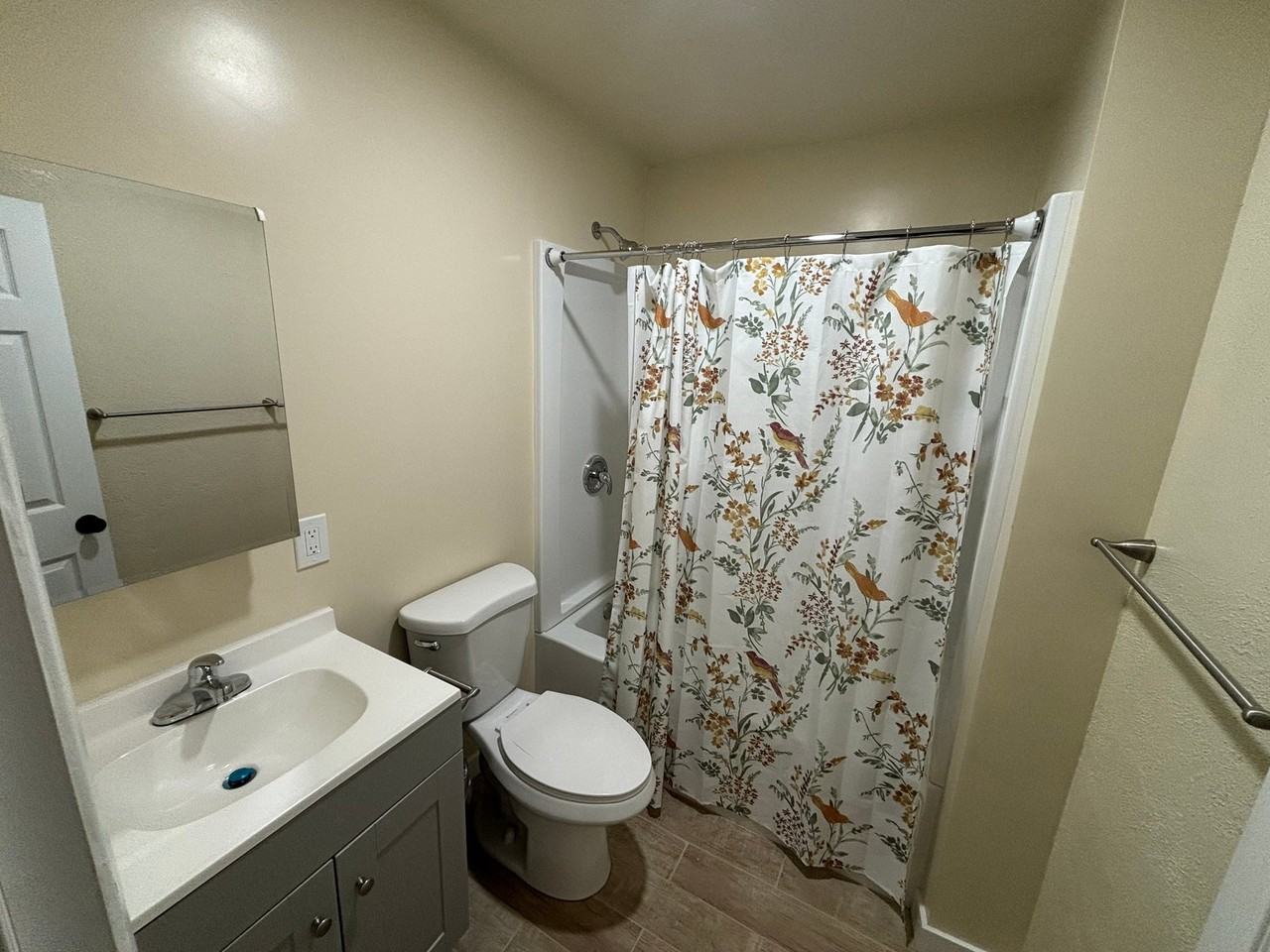 1129 E 103rd St - Photo 6 of 10