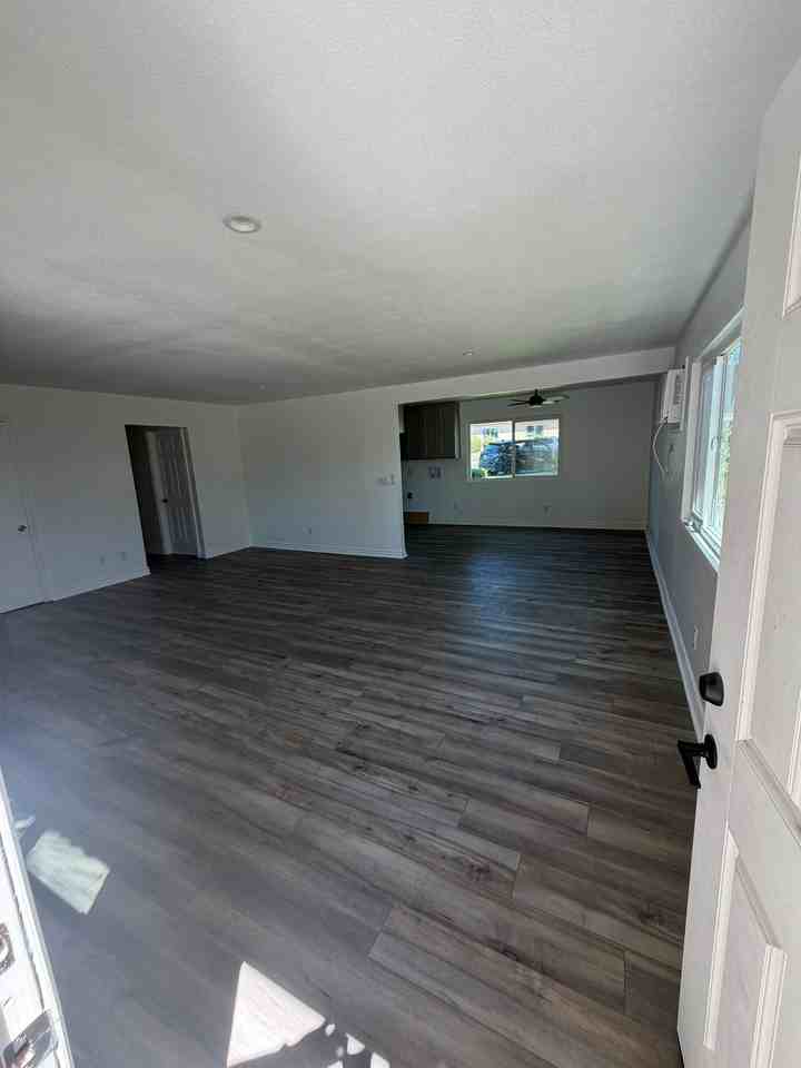 2580 Hayes Dr - Photo 2 of 11