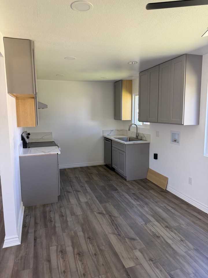 2580 Hayes Dr - Photo 5 of 11