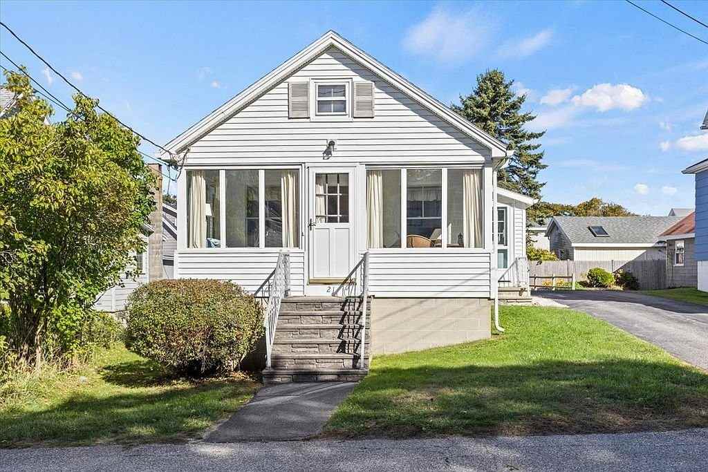 21 Houghton St - Photo 2 of 18