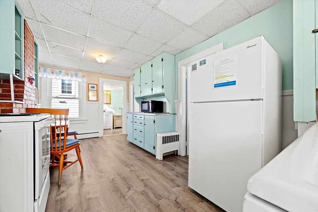 21 Houghton St - Photo 4 of 18