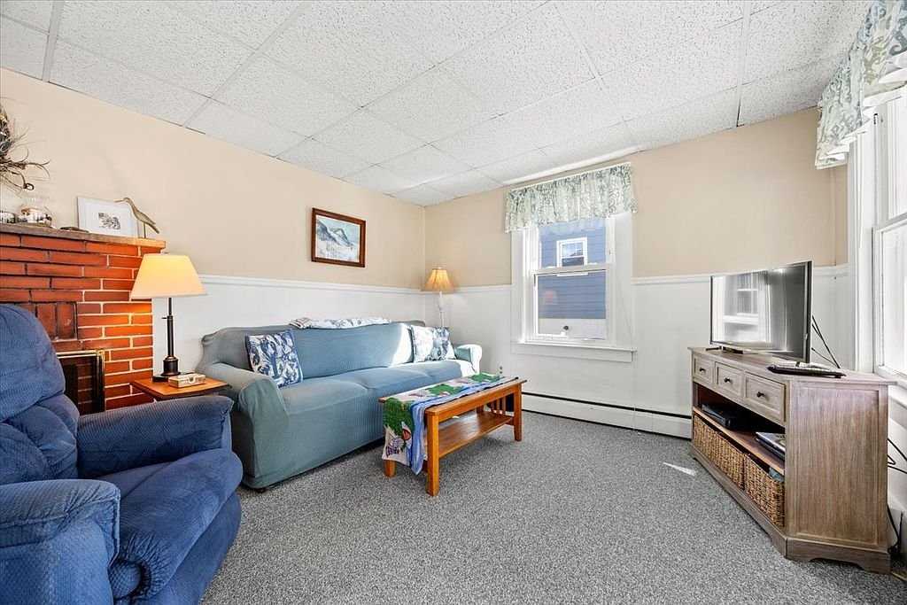 21 Houghton St - Photo 7 of 18