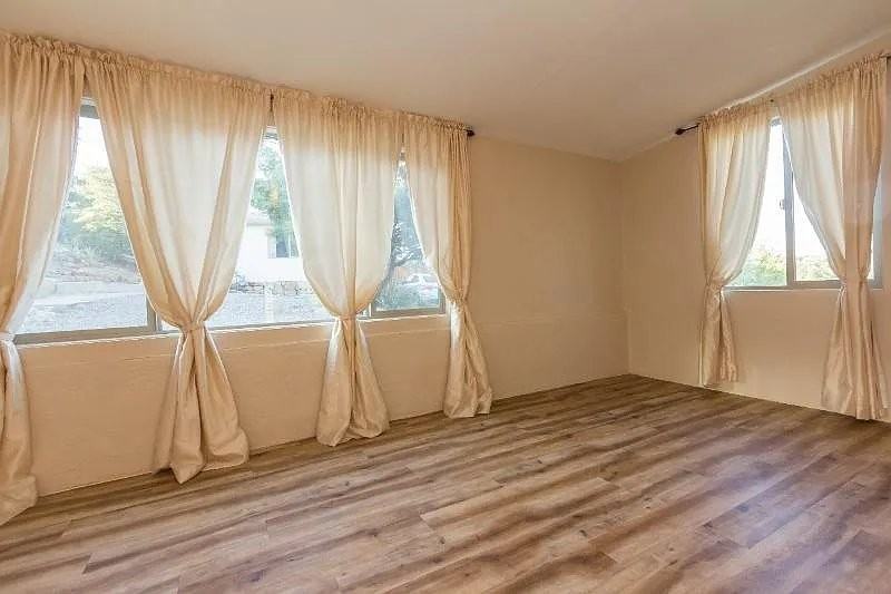 414 W Leroux St - Photo 2 of 14