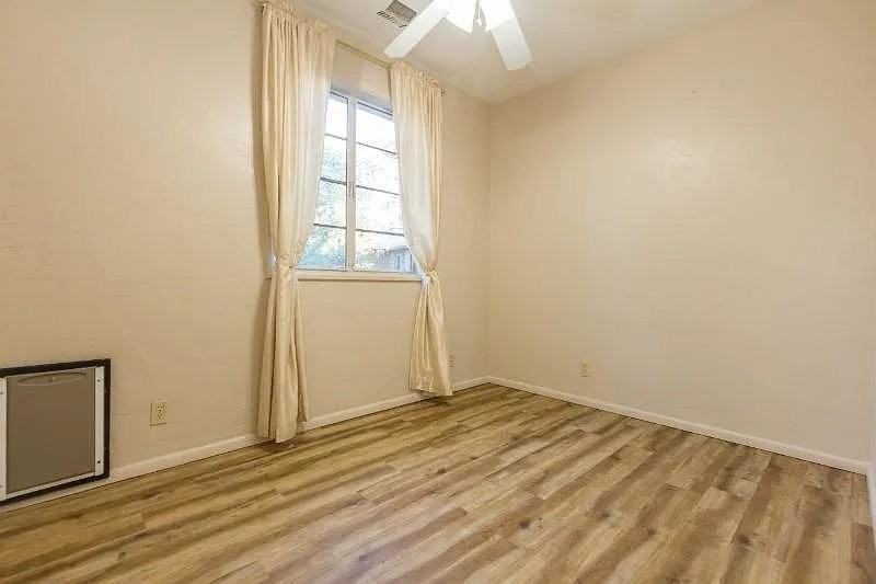 414 W Leroux St - Photo 3 of 14