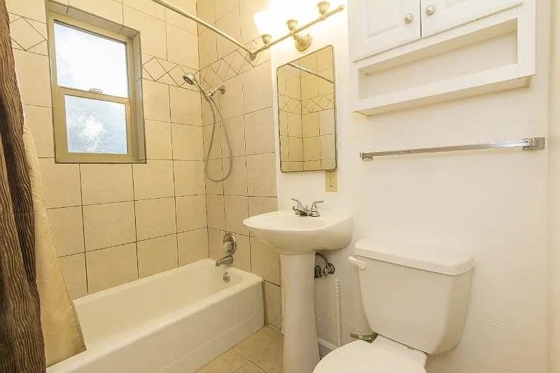 414 W Leroux St - Photo 4 of 14
