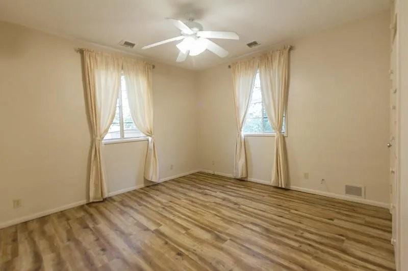 414 W Leroux St - Photo 6 of 14