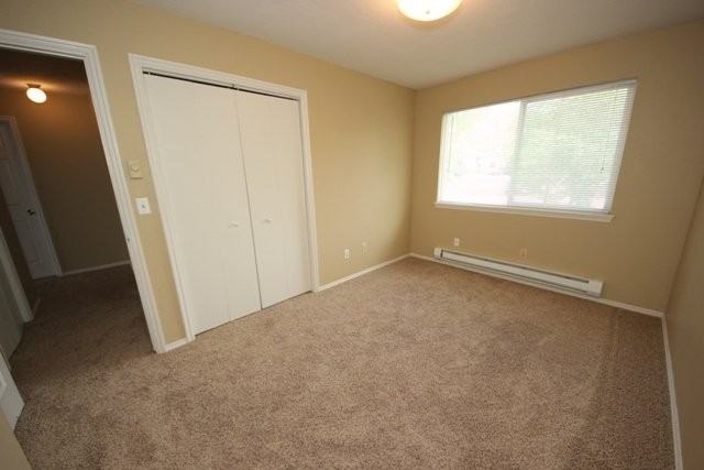 1090 E Cedar St #4 - Photo 6 of 8