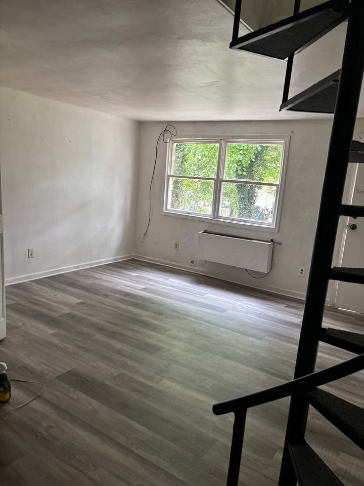 154 Glenn St #12 - Photo 7 of 16
