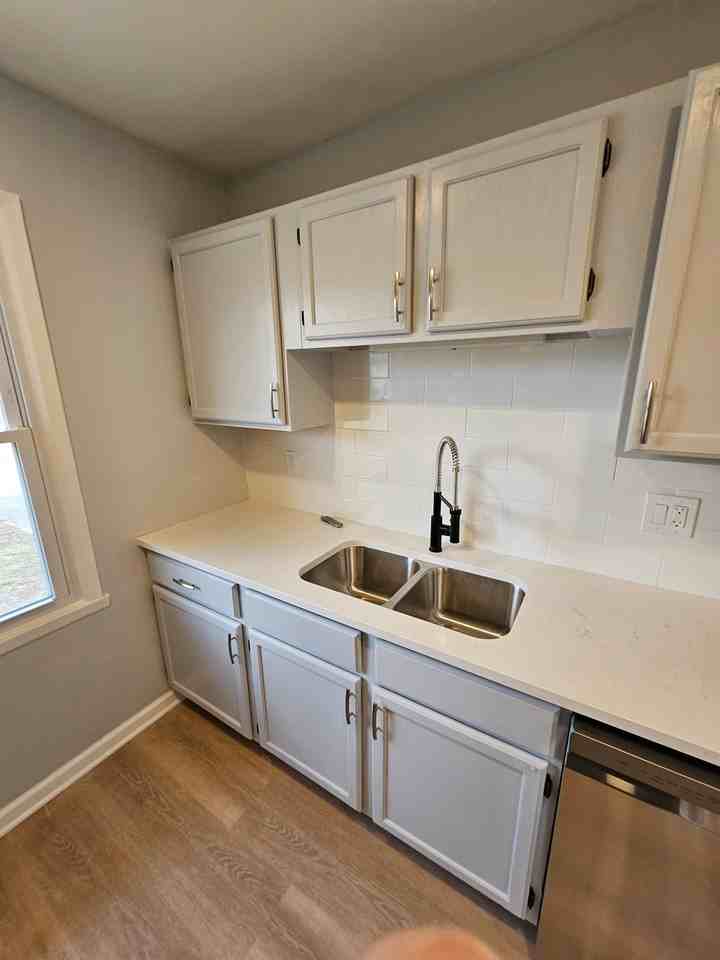 2809 19th St - Photo 3 of 9