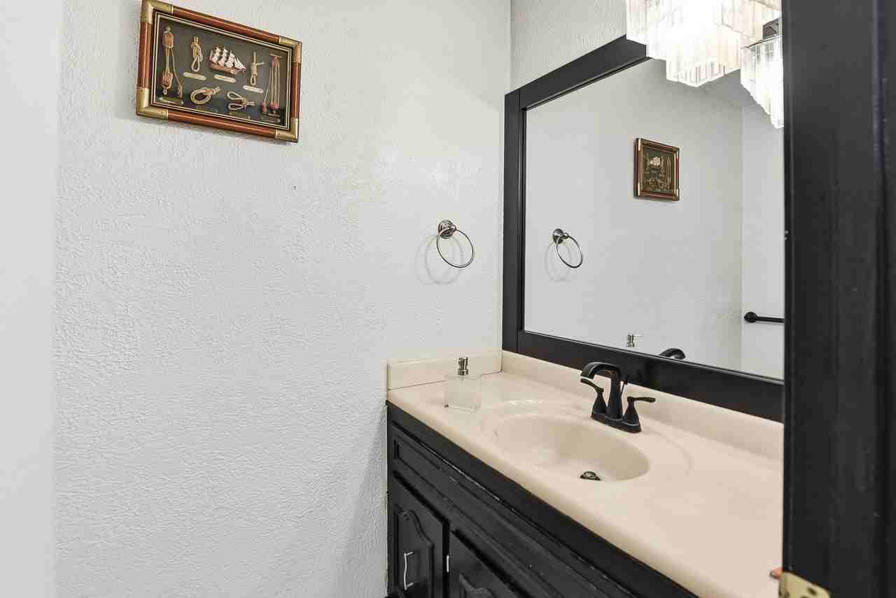 5606 S 126th Cir - Photo 5 of 18