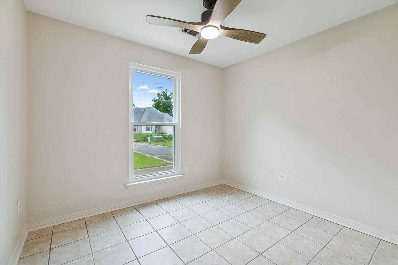 1326 America St - Photo 7 of 12