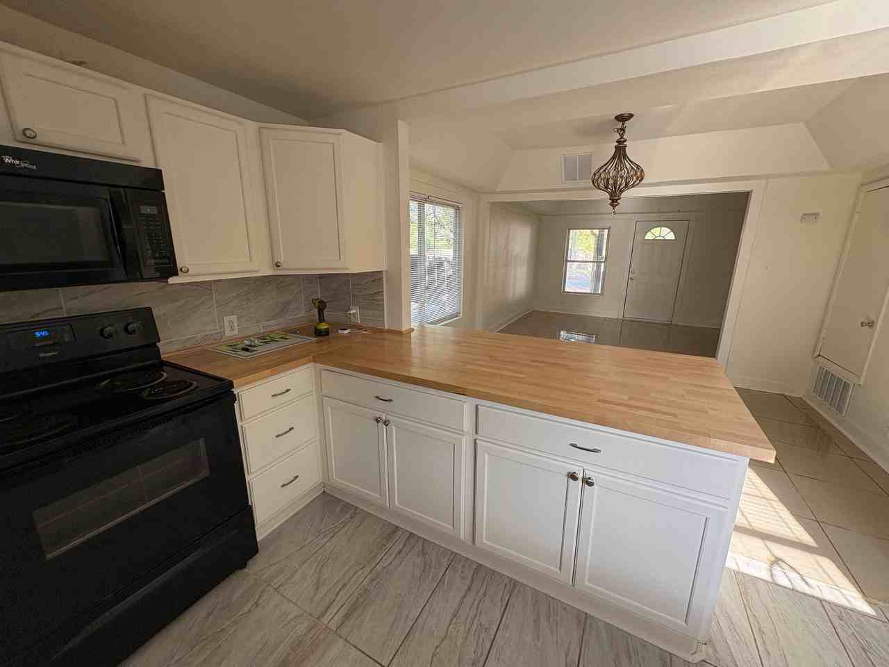 1808 Harrison St - Photo 5 of 9