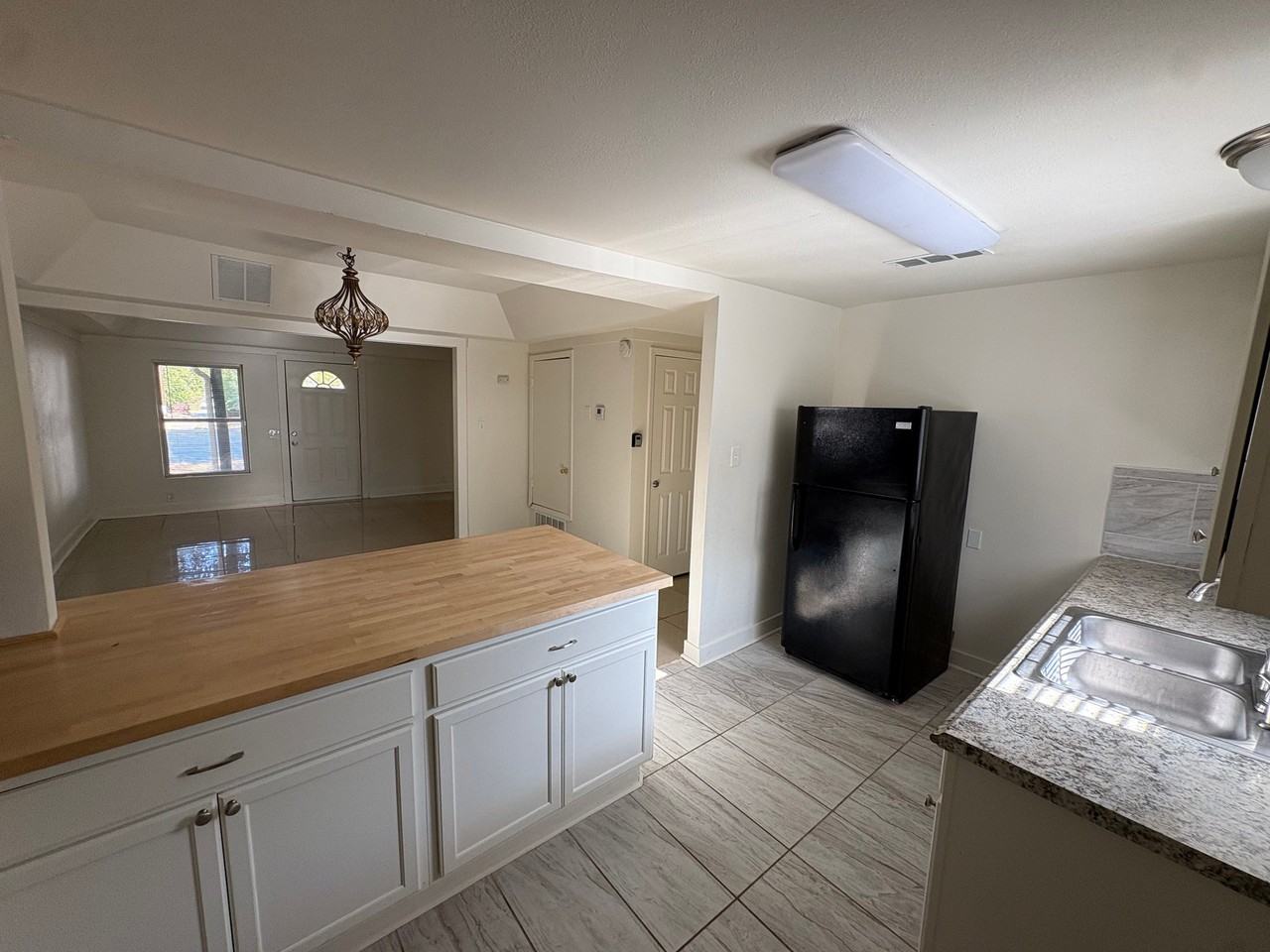 1808 Harrison St - Photo 6 of 9