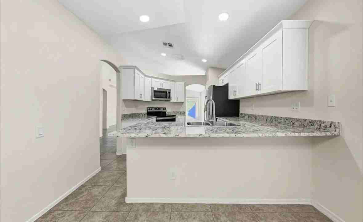 2523 8th St Sw - Photo 5 of 6