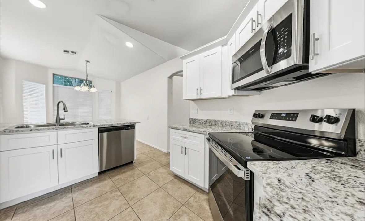 2523 8th St Sw - Photo 6 of 6