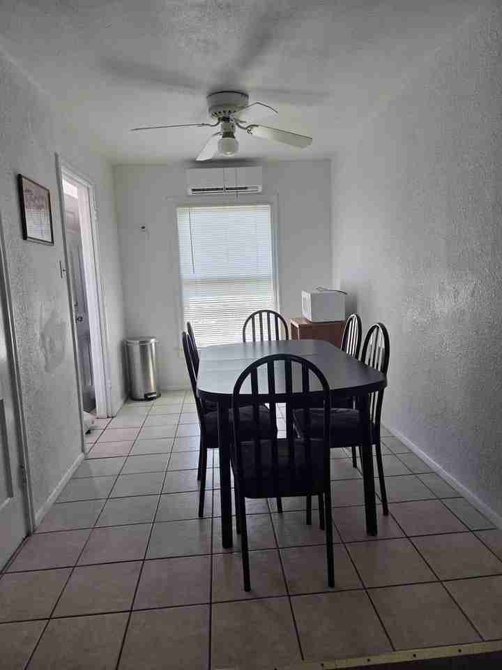 641 Robinson St #4 - Photo 5 of 6