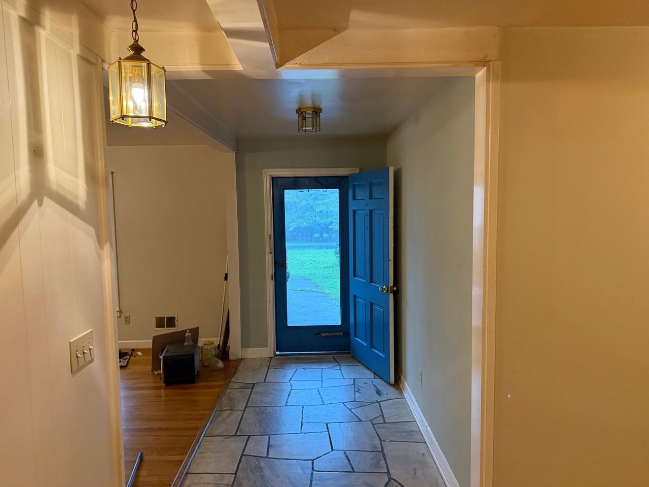 6242 Trowbridge St - Photo 7 of 13
