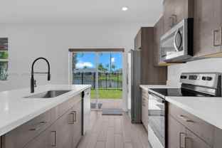 805 Se 18th St #805 - Photo 1 of 1