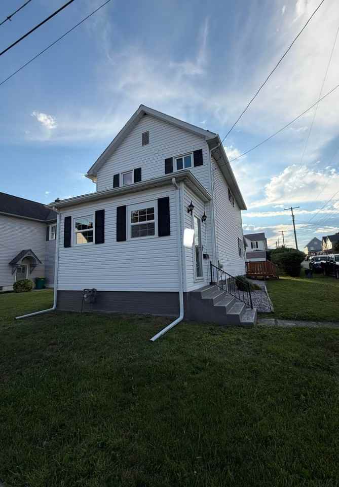 300 W Owens Ave - Photo 2 of 15