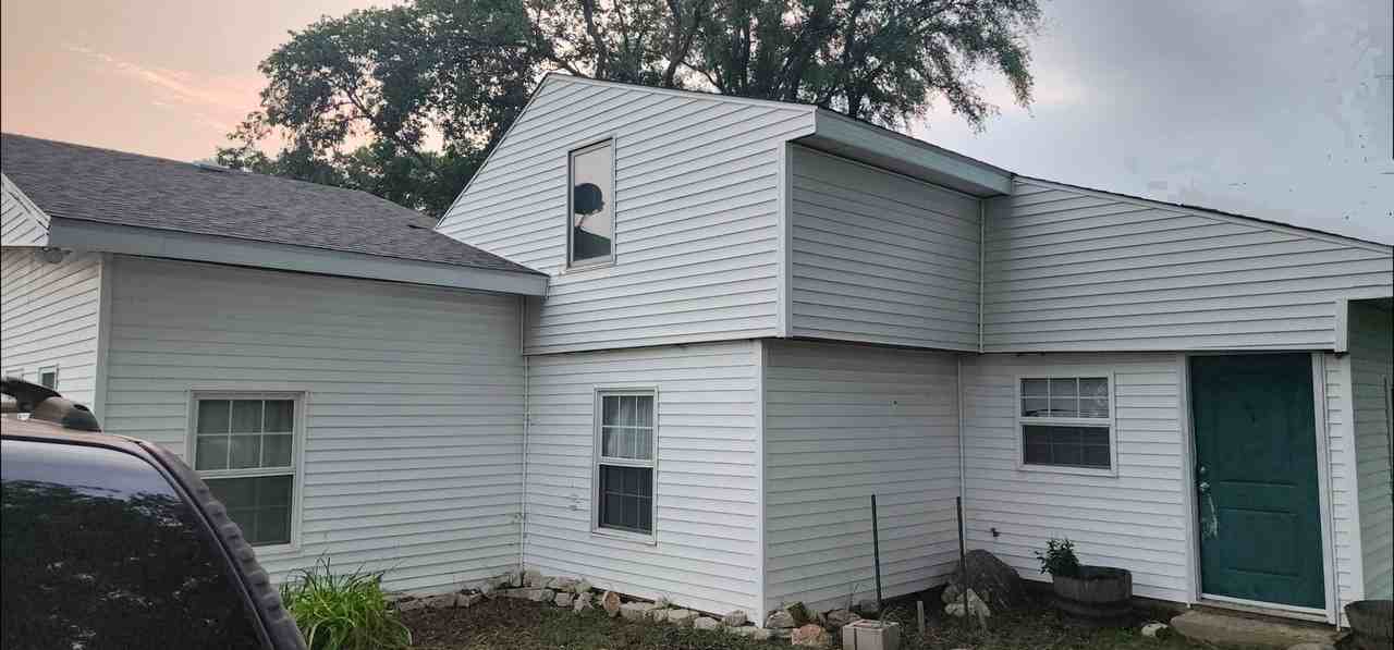 905 N Somonauk Rd - Photo 2 of 14