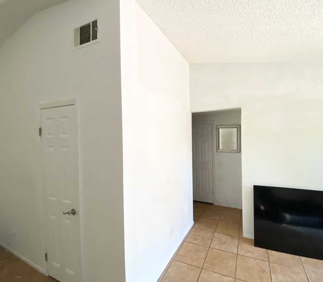 6504 Smokey Pine Way - Photo 5 of 11
