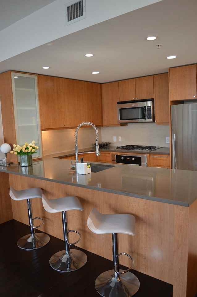 1118 12 Ave Sw - Photo 7 of 26