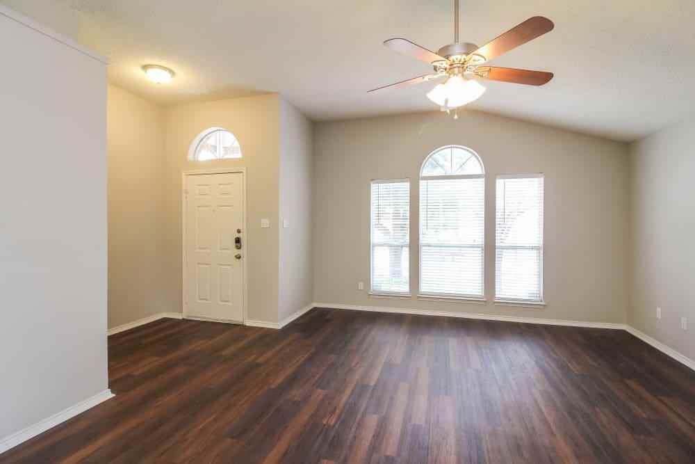 5813 Matt St #NA - Photo 3 of 7