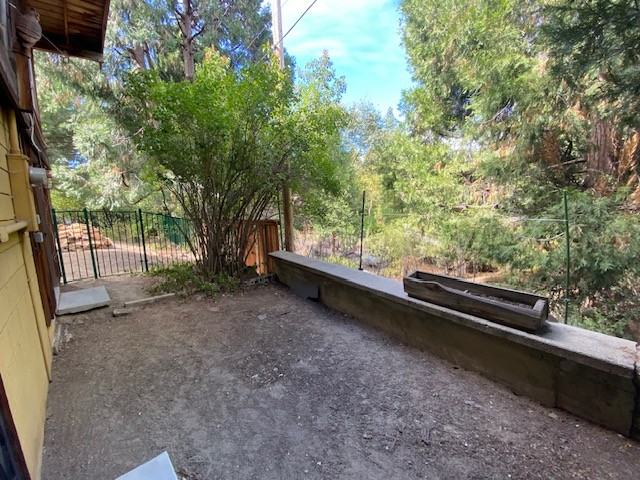 25225 Lodge Rd - Photo 6 of 12