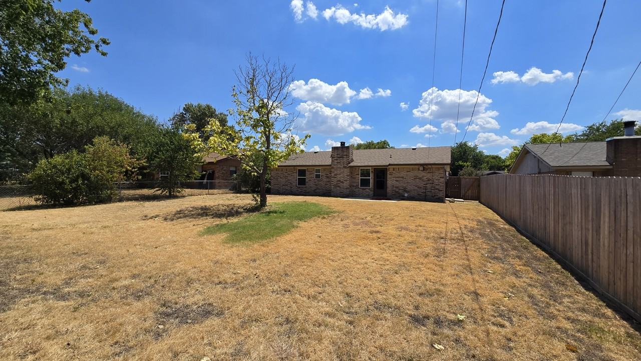 1118 Preswick Dr #NA - Photo 3 of 35