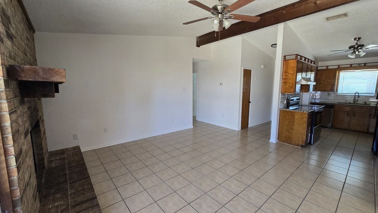 1118 Preswick Dr #NA - Photo 7 of 35