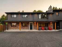 featured image of 2 Ridgecrest Dr
