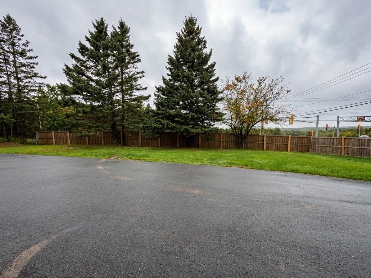 2 Ridgecrest Dr - Photo 2 of 20
