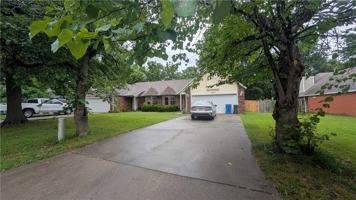 featured image of 2046 E Farr Ln
