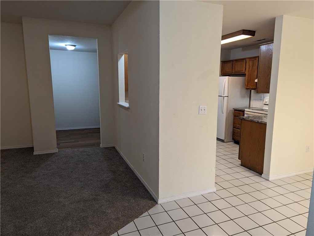 2046 E Farr Ln - Photo 3 of 18