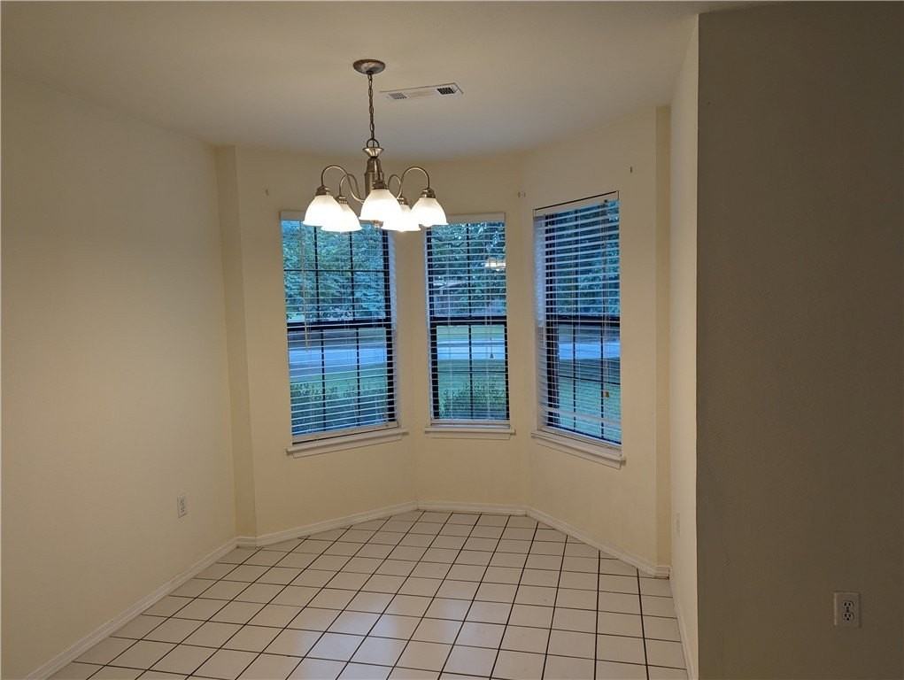 2046 E Farr Ln - Photo 5 of 18
