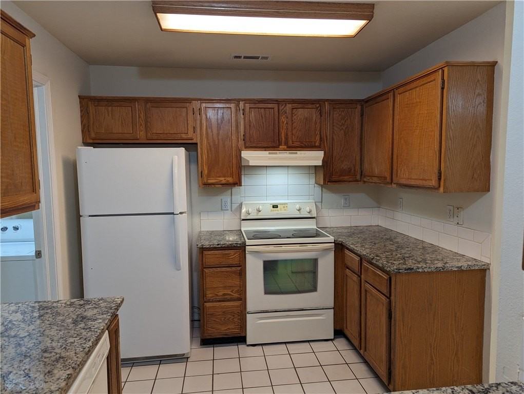 2046 E Farr Ln - Photo 6 of 18