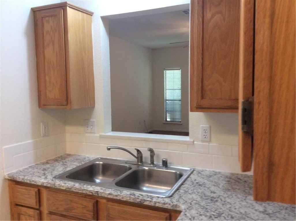 2046 E Farr Ln - Photo 7 of 18