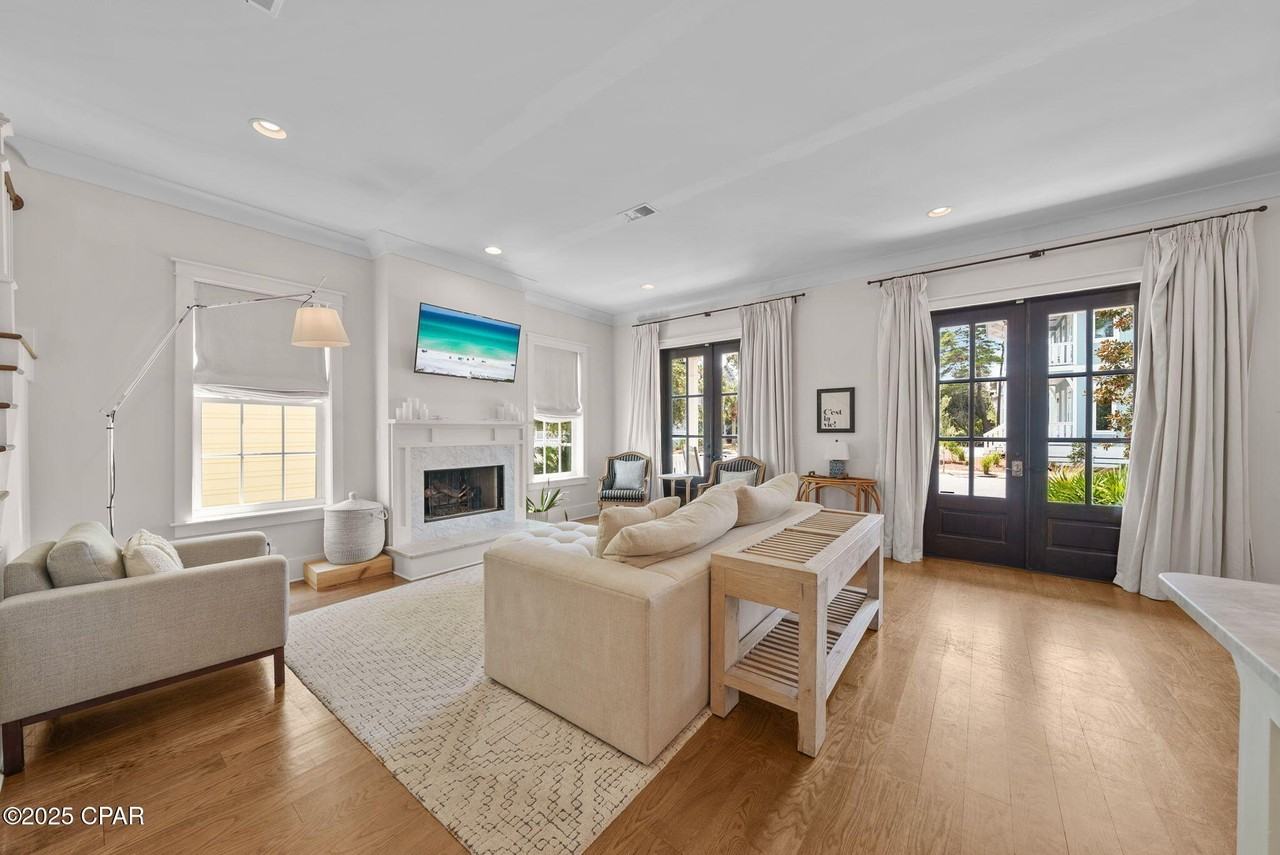 326 Cabana Trl - Photo 7 of 50