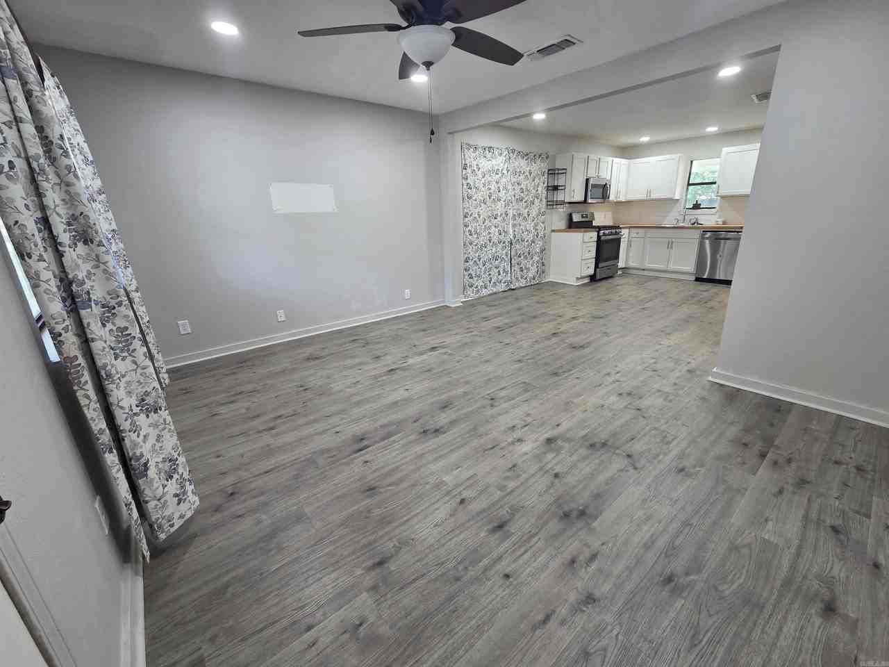 312 Gardner St - Photo 2 of 25