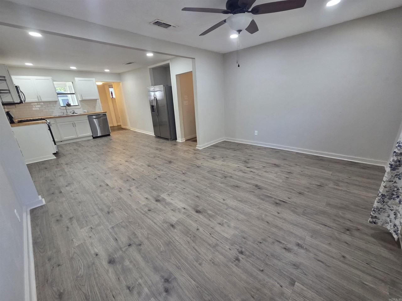 312 Gardner St - Photo 3 of 25
