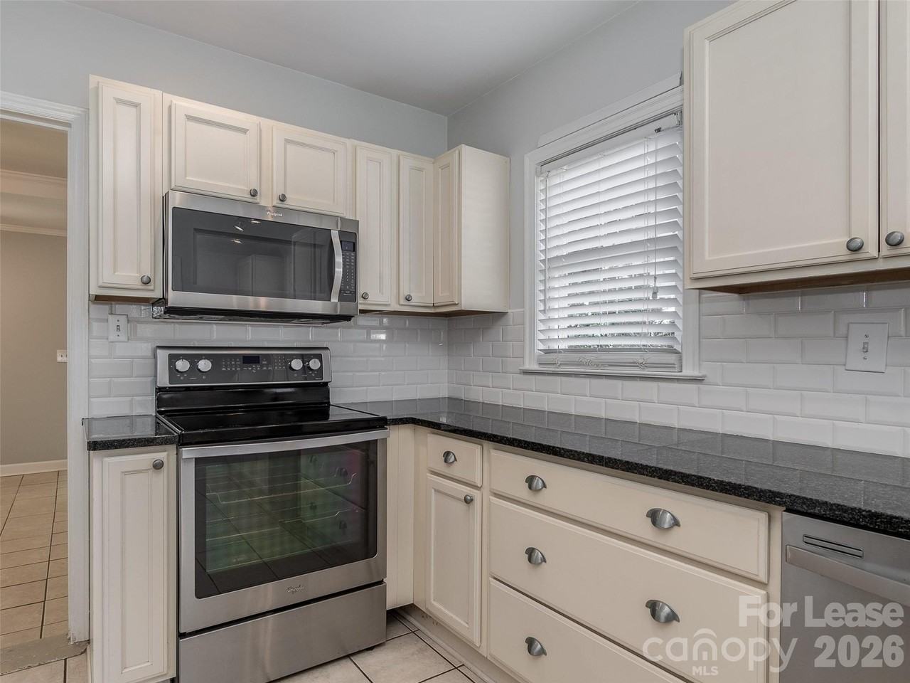 512 Hollis Rd - Photo 7 of 23