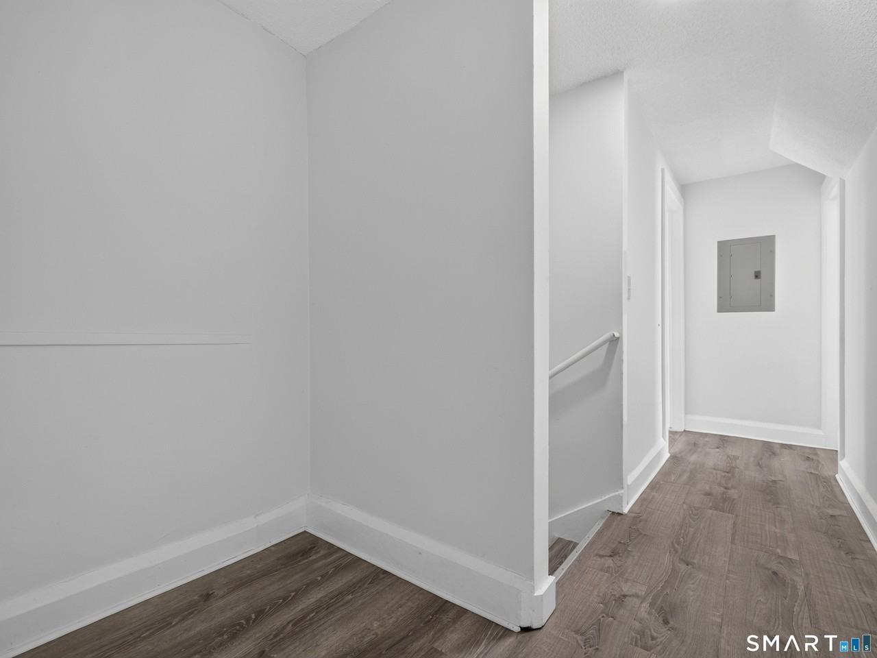 111 Laurel Hill Ave - Photo 6 of 19