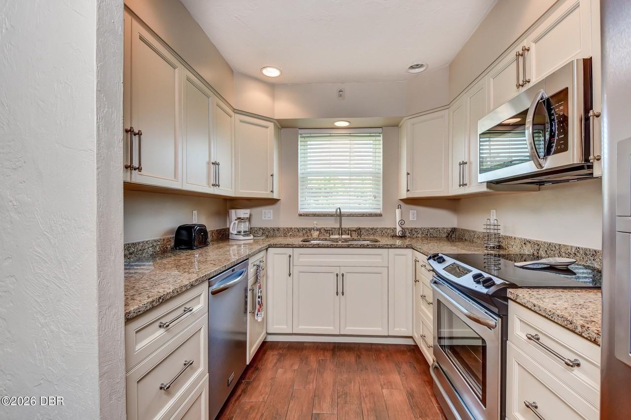 52 Rivocean Dr - Photo 2 of 13