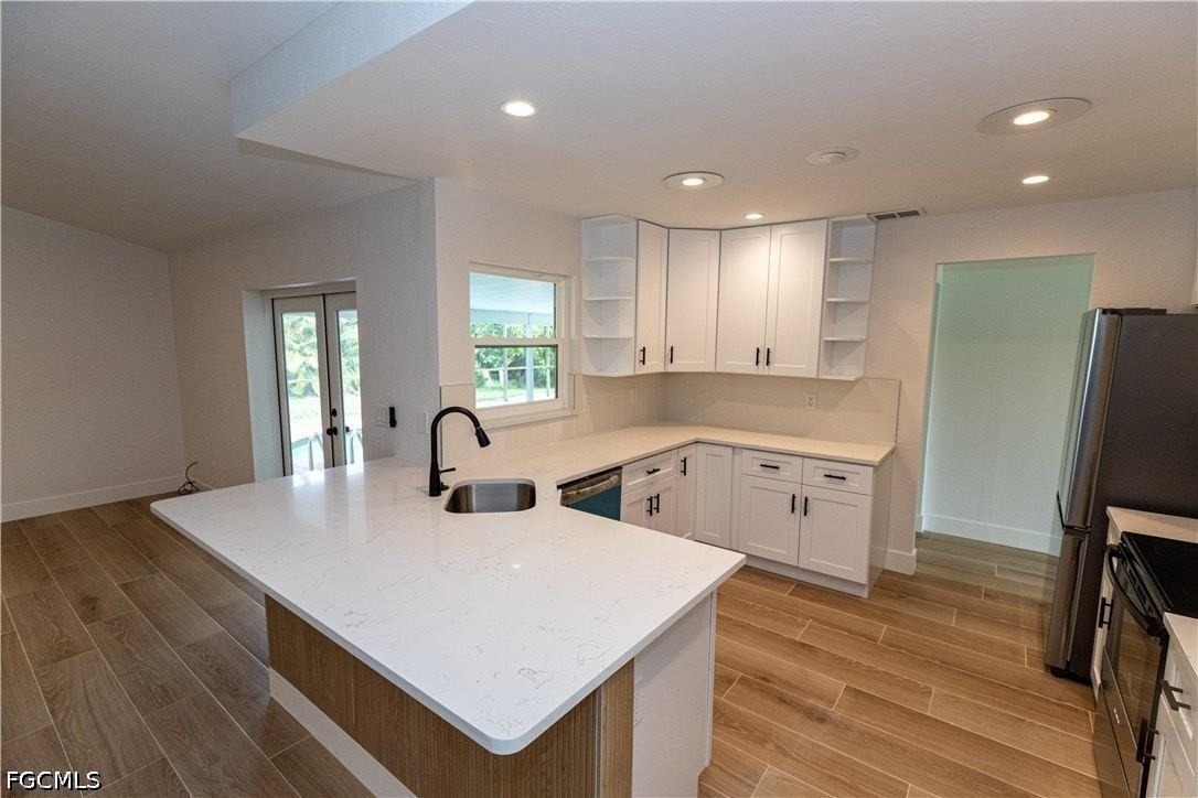 19570 Oak Forest Dr - Photo 3 of 25