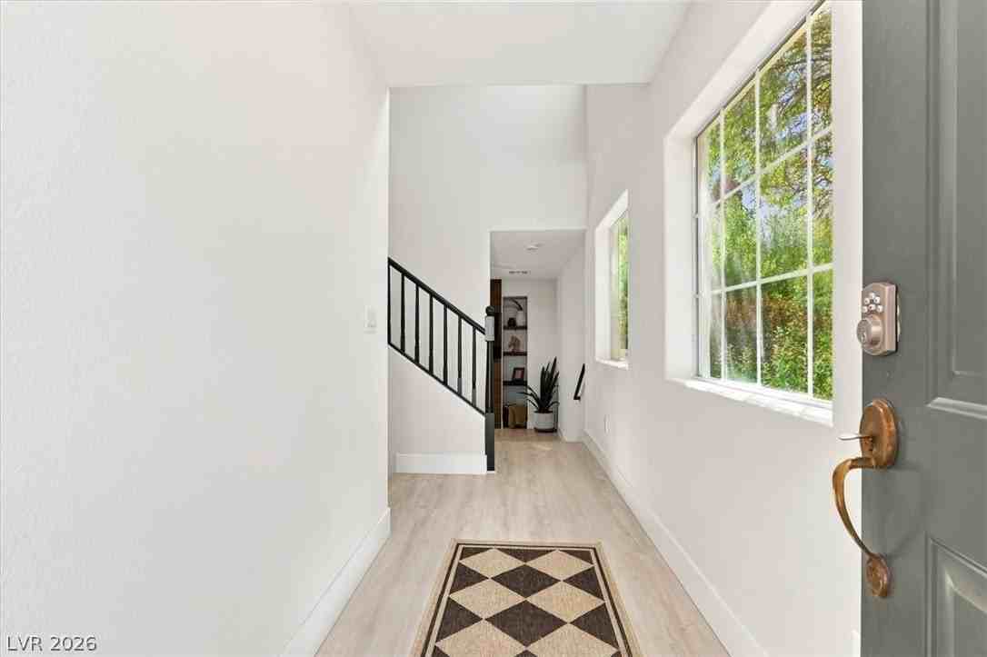 232 Friendly Ct - Photo 4 of 41