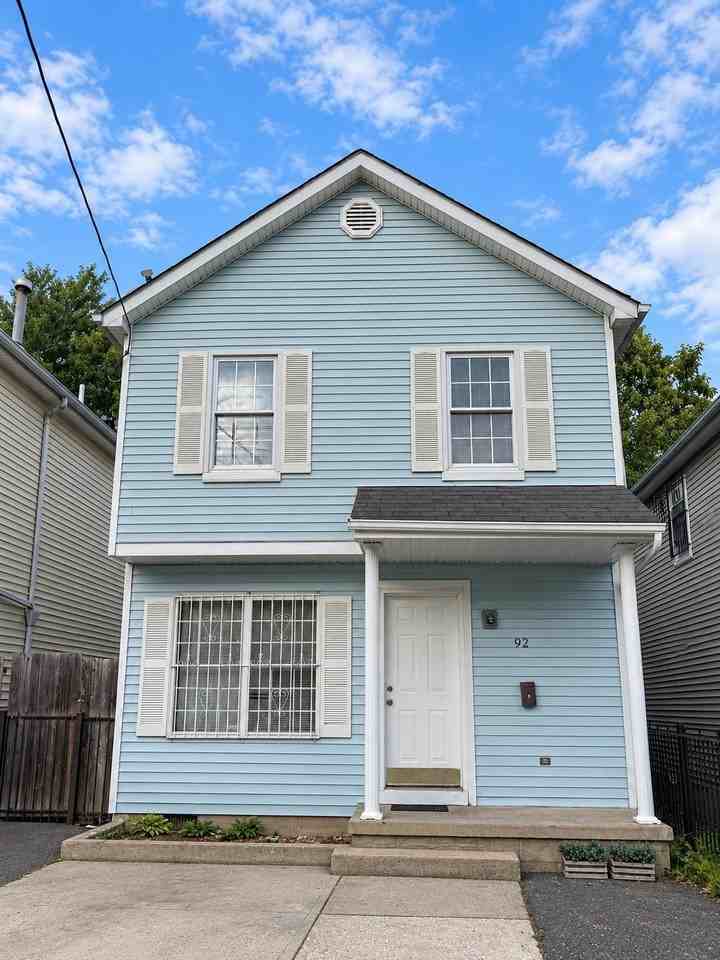 92 Myrtle Ave #R - Photo 2 of 24